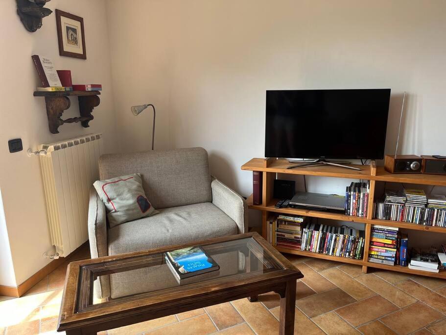 Mangia, Leggi, Dormi Apartman Costa di Serina Kültér fotó